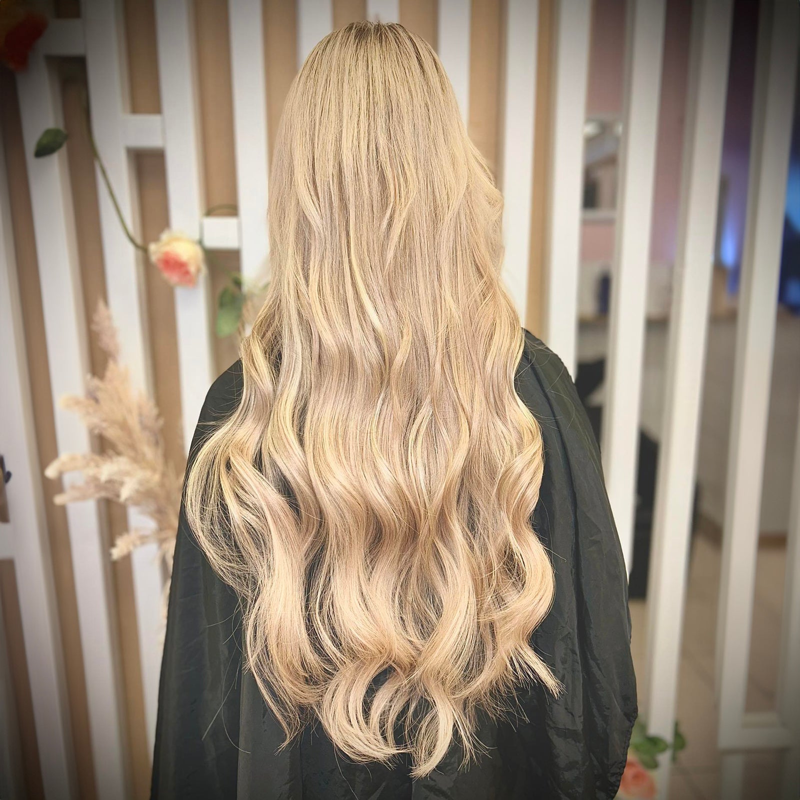 Close up photo of Natalie Michelle Hair Extensions in colour Chicago Champagne Ombre B9.1/60a.